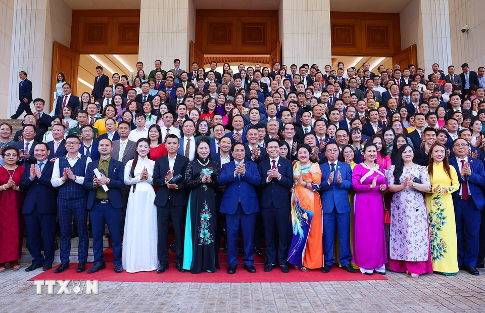 Thủ tướng Phạm Minh Chính gặp mặt đại diện doanh nghiệp nhân ngày Doanh nhân Việt Nam