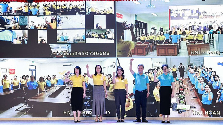 Tổng hợp báo chí ngành Bưu điện ngày 18/11/2025