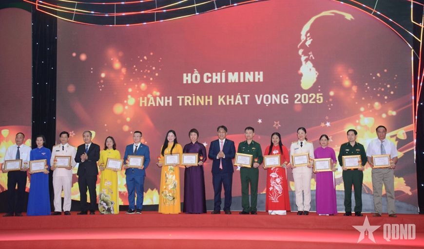 Hành trình bền bỉ học tập và làm theo Bác trong Đảng bộ Bưu điện tỉnh Lạng Sơn