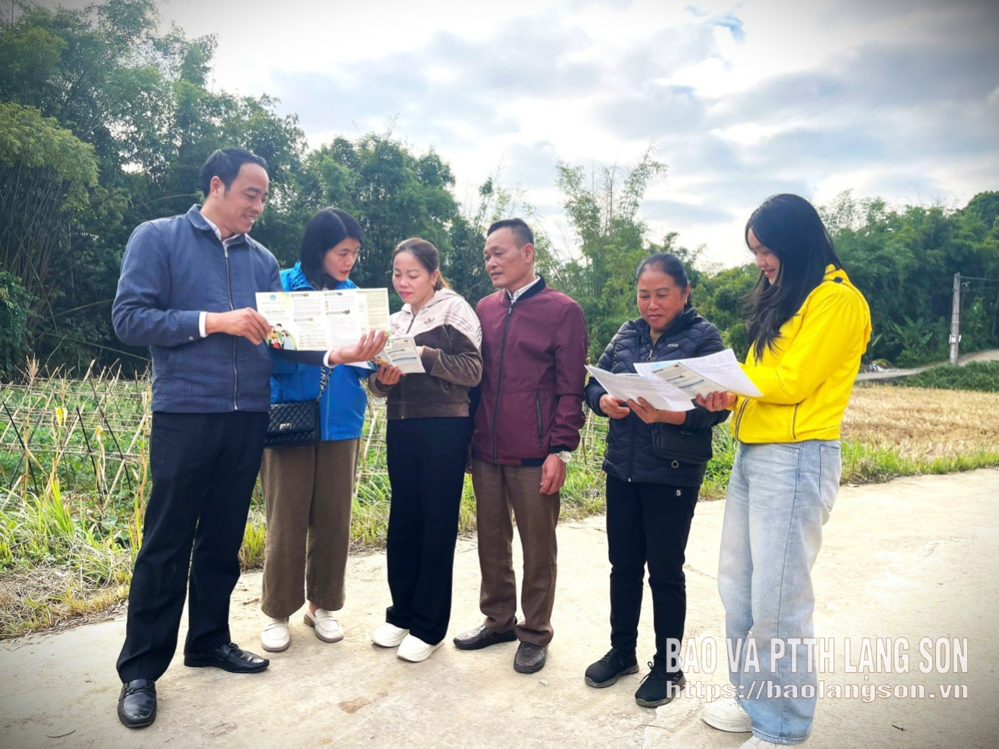 Tổng hợp báo chí ngành Bưu điện ngày 28/11/2025