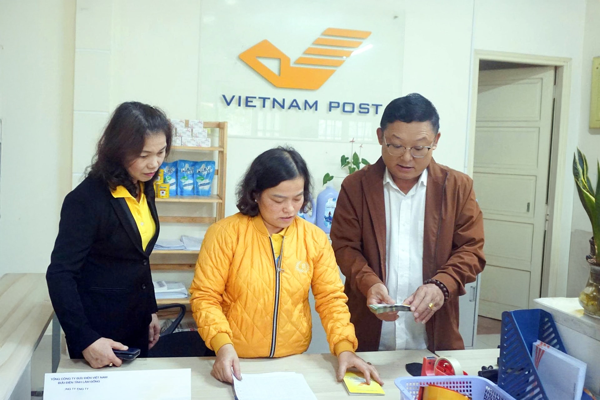 Tổng hợp báo chí ngành Bưu điện ngày 02/12/2025