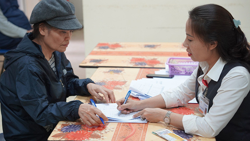 Hướng dẫn tặng quà Tết 300 nghìn đồng cho người nghỉ hưu ở Hà Nội