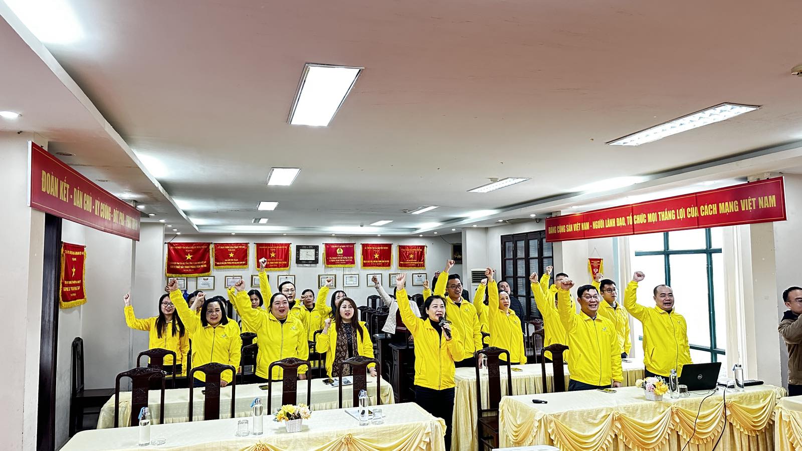 Sôi nổi khí thế thi đua “90 ngày khởi đầu - tăng tốc - bứt phá” tại Bưu điện tỉnh Lào Cai