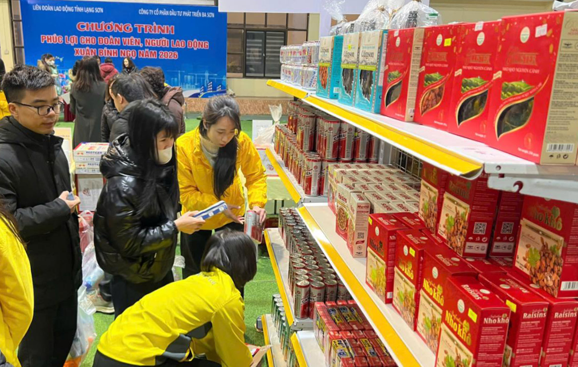 Bưu điện tỉnh Lạng Sơn tổ chức gian hàng ưu đãi chào Xuân Bính Ngọ 2026