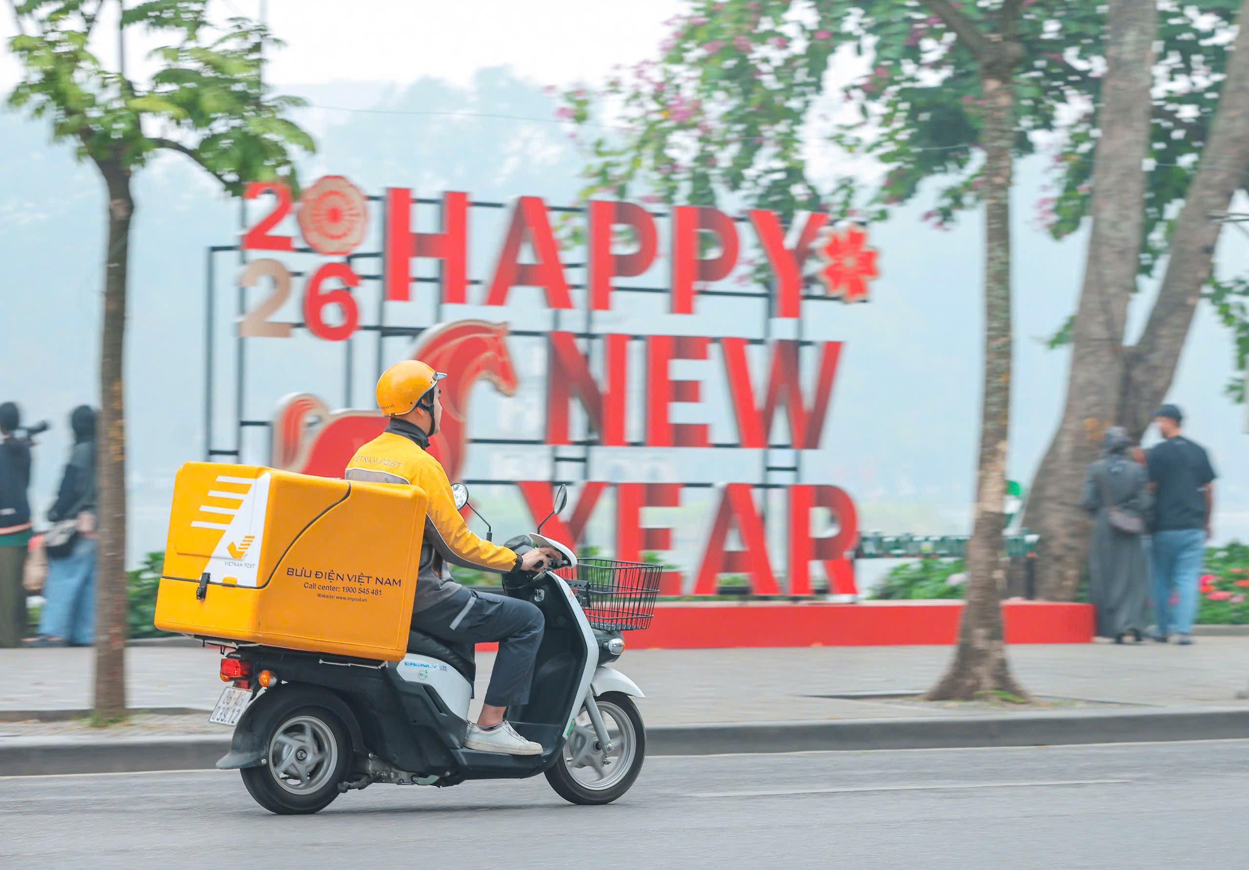 28 tháng Chạp: Giữ nhịp chuyển phát, đưa Tết về khắp mọi miền