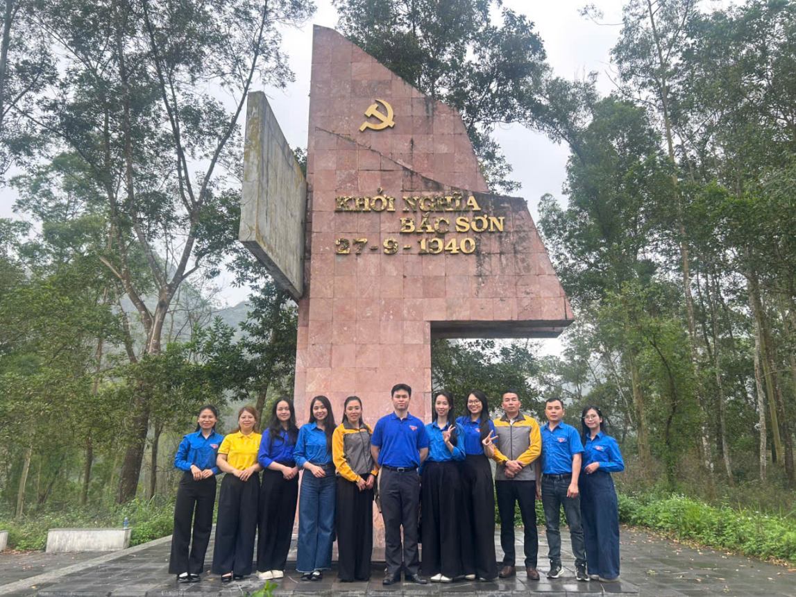 Tuổi trẻ Bưu điện Lạng Sơn: Về nguồn để vững bước phát triển