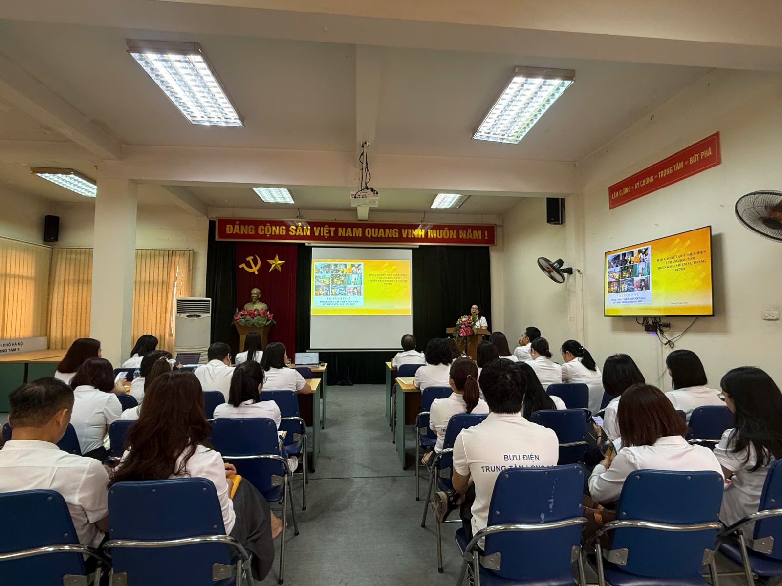 Bưu điện Trung tâm Long Biên triển khai nhiệm vụ trọng tâm tháng 4/2026