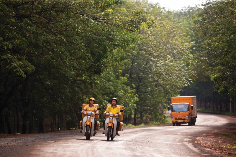 Bưu điện Việt Nam điều chỉnh giảm phụ phí xăng dầu, chia sẻ áp lực cùng khách hàng