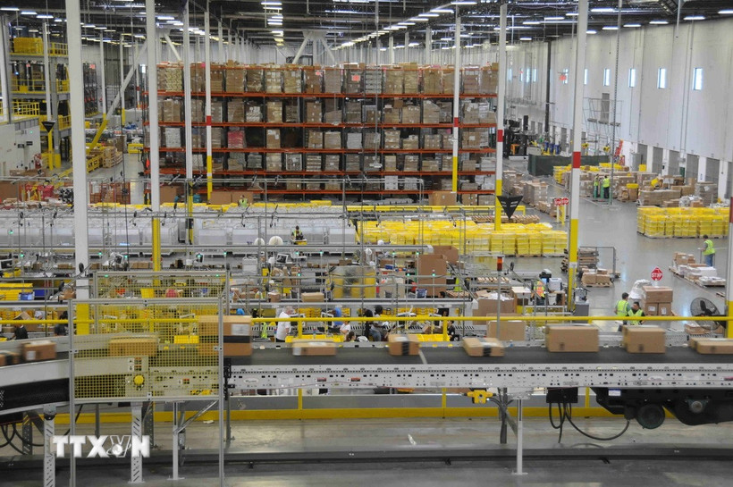 Amazon thu thêm phụ phí nhiên liệu do giá dầu tăng