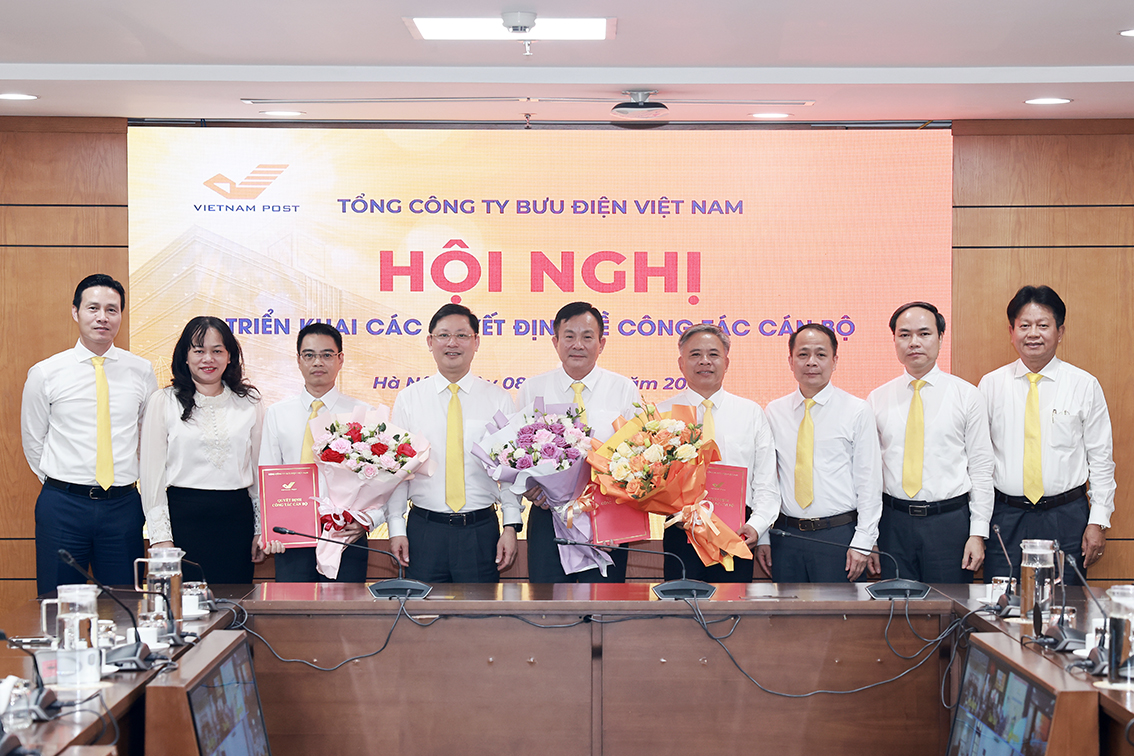 Tổng công ty Bưu điện Việt Nam công bố quyết định bổ nhiệm cán bộ tại Khối cơ quan và 22 đơn vị thành viên