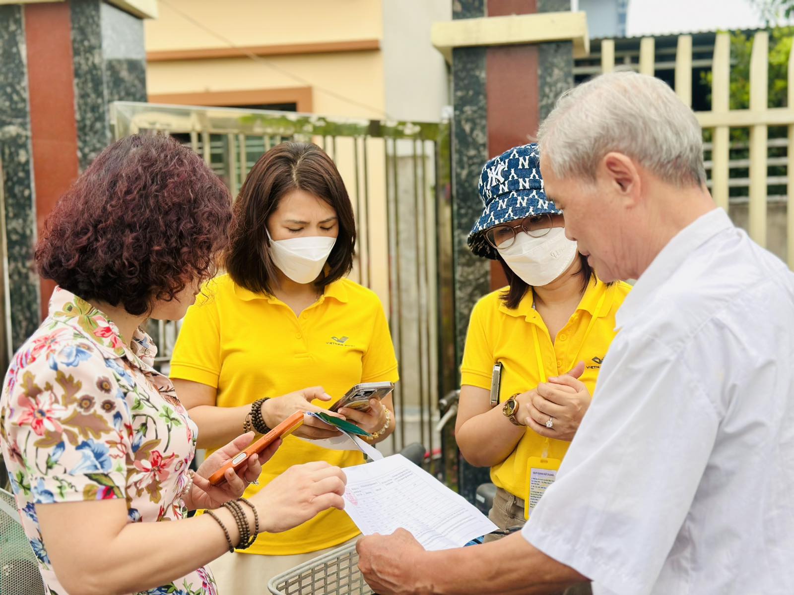 BĐTT Đông Anh: Chủ động tiếp cận khách hàng, huy động hơn 10 tỷ đồng tiền gửi tiết kiệm