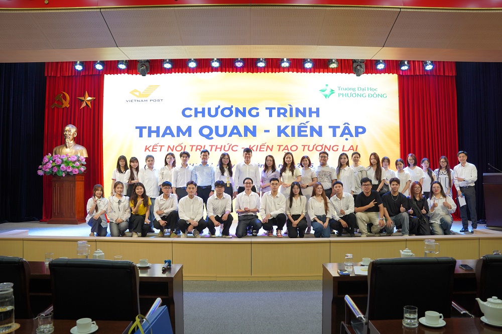 Bưu điện Việt Nam đồng hành cùng sinh viên Đại học Phương Đông trên hành trình “kết nối tri thức”