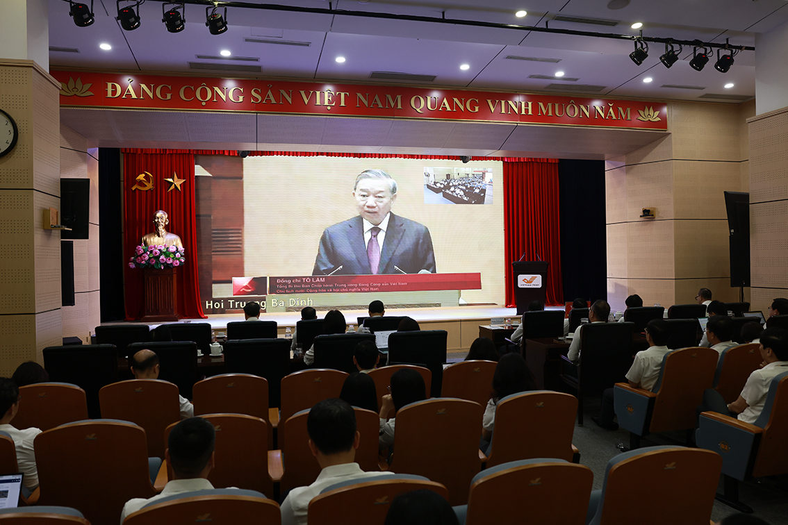 Hội nghị toàn quốc nghiên cứu, học tập, quán triệt và triển khai thực hiện Nghị quyết Hội nghị Trung ương 2