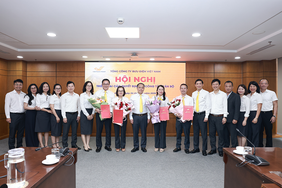 Triển khai công tác cán bộ tại Trung tâm Trung tâm Điều hành mạng lưới và Công ty vận chuyển & Kho vận Bưu điện