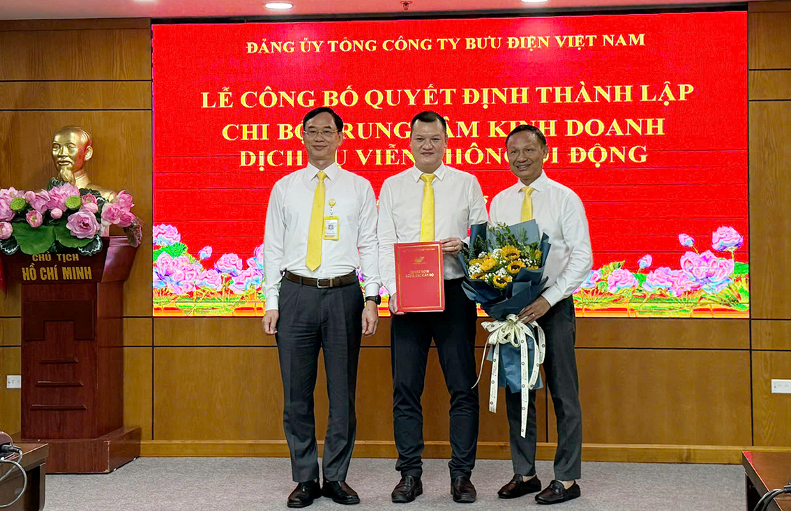 Thành lập Chi bộ Trung tâm Kinh doanh Dịch vụ Viễn thông Di động