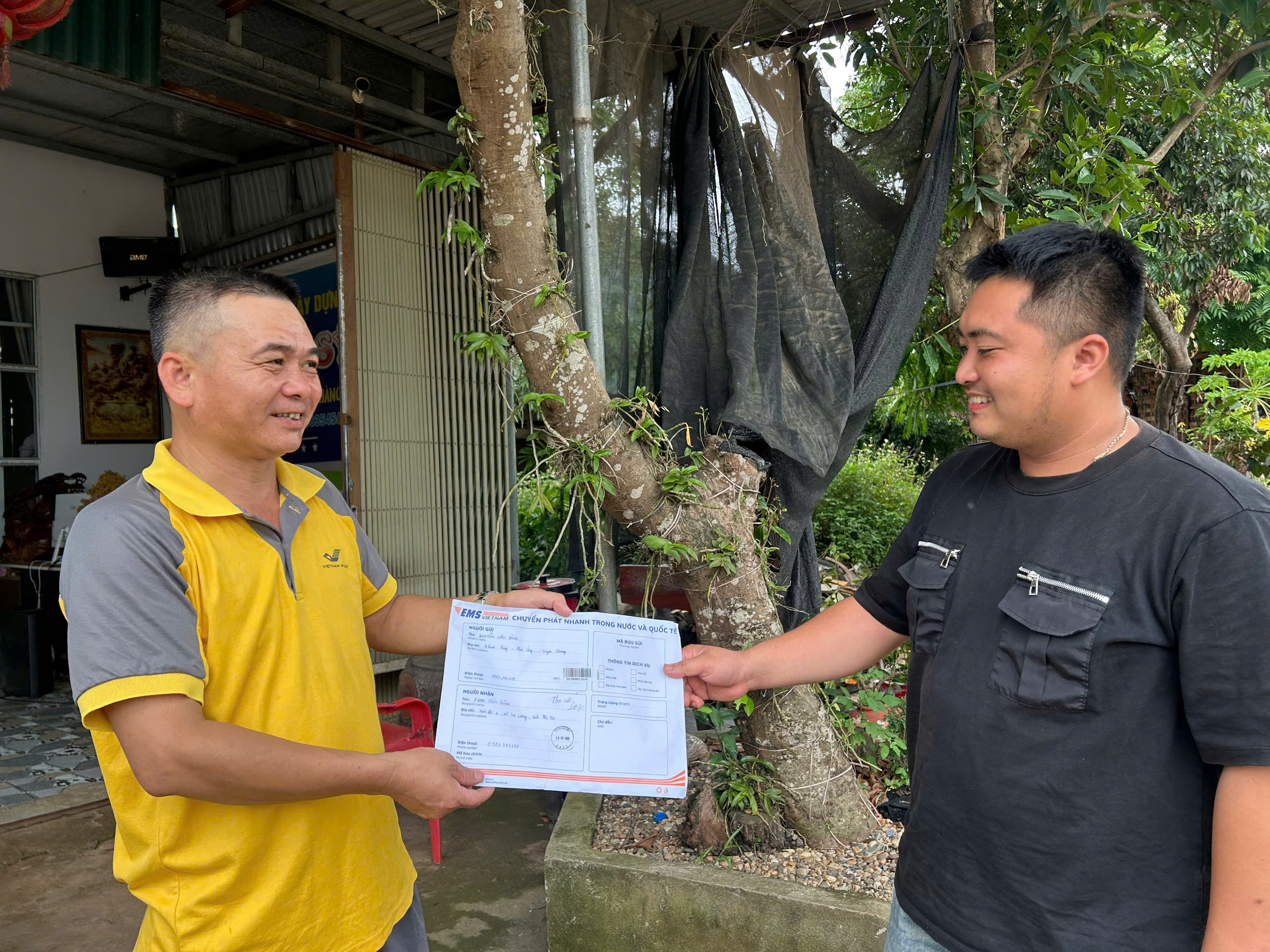 Giữ nhịp phát hàng cuối tuần: Linh hoạt tổ chức lao động, tăng thu nhập cho lực lượng bưu tá