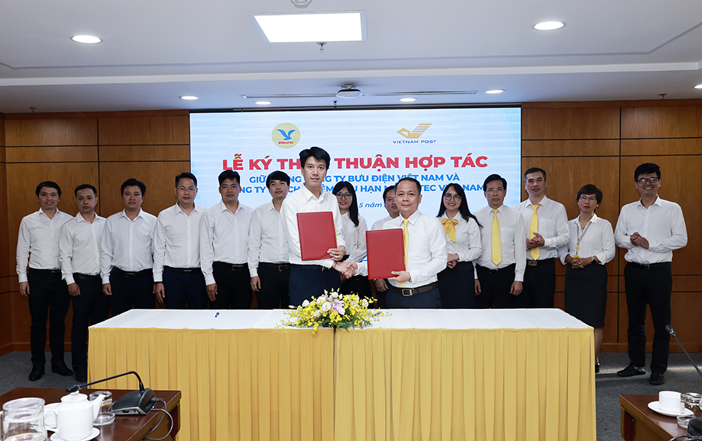 Vietnam Post hợp tác với MEDLATEC mở rộng hệ sinh thái logistics và chăm sóc sức khỏe