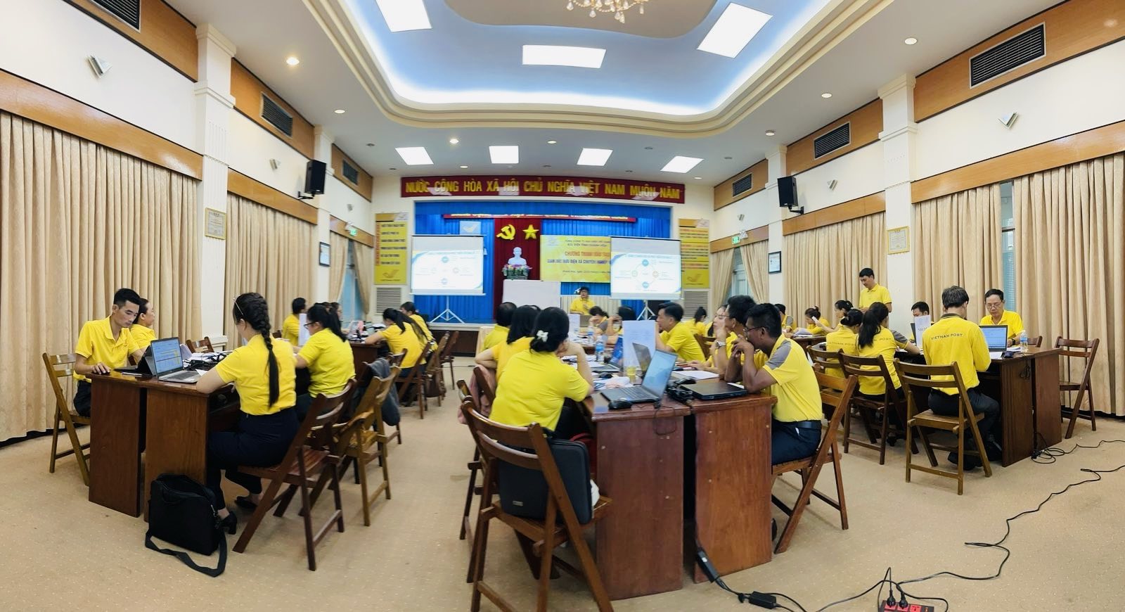 Bưu điện tỉnh Khánh Hòa chú trọng đào tạo thực tiễn cho tuyến Bưu điện xã