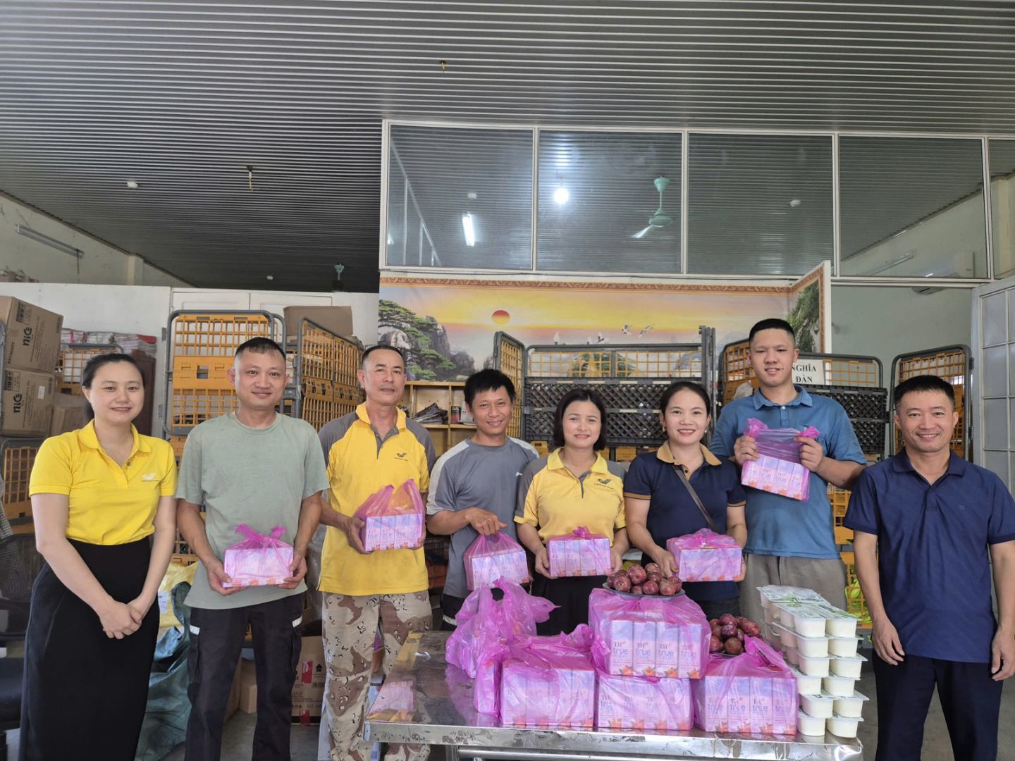 Bưu điện TP. Hồ Chí Minh tăng cường chăm lo người lao động trong mùa nắng nóng