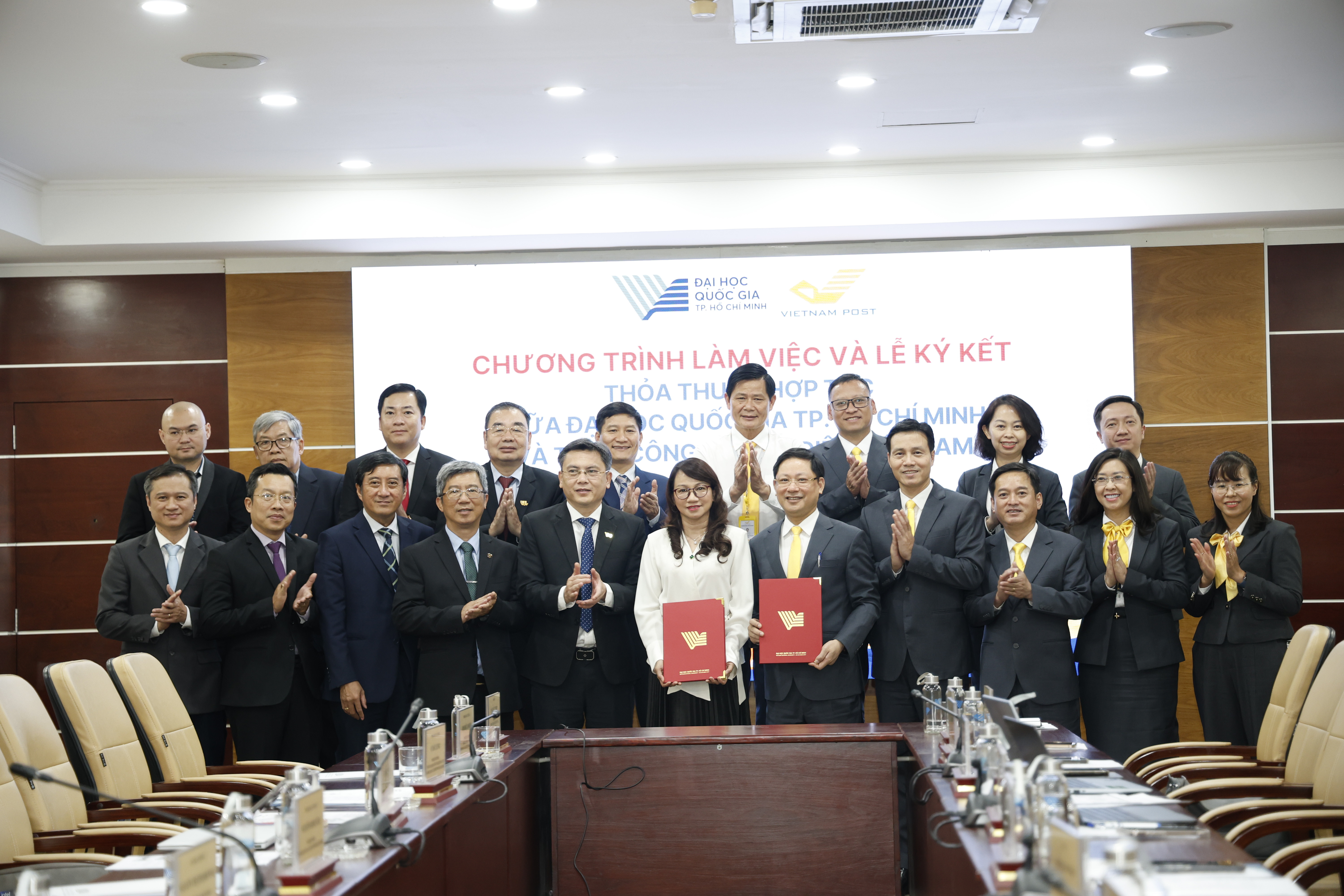 Bưu điện Việt Nam và Đại học Quốc gia TP.HCM đồng kiến tạo hệ sinh thái đô thị Đại học thông minh