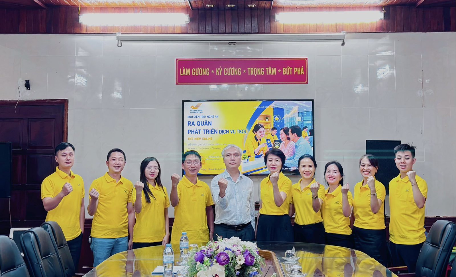 Bưu điện tỉnh Nghệ An phát động đợt cao điểm phát triển dịch vụ tiết kiệm online trên Ví PostPay
