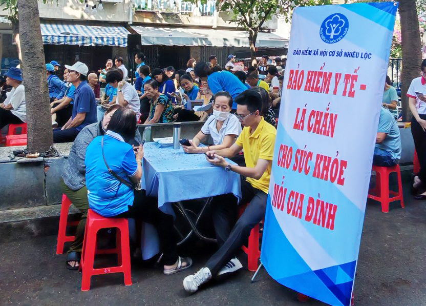 Bưu điện Trung tâm Sài Gòn tham gia chương trình ra quân tuyên truyền phát triển BHXH tự nguyện, BHYT hộ gia đình
