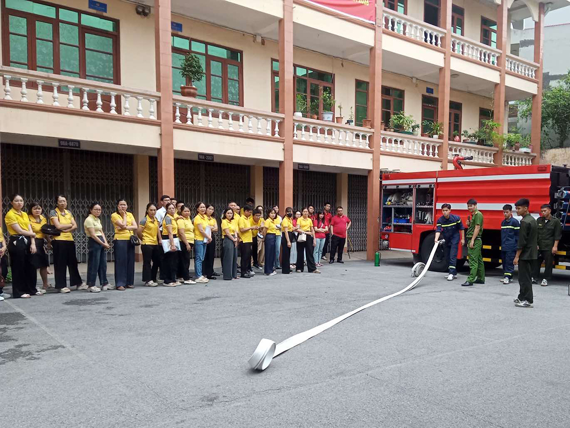Bưu điện tỉnh Bắc Ninh tăng cường kỹ năng phòng cháy, chữa cháy và cứu nạn cứu hộ cho người lao động