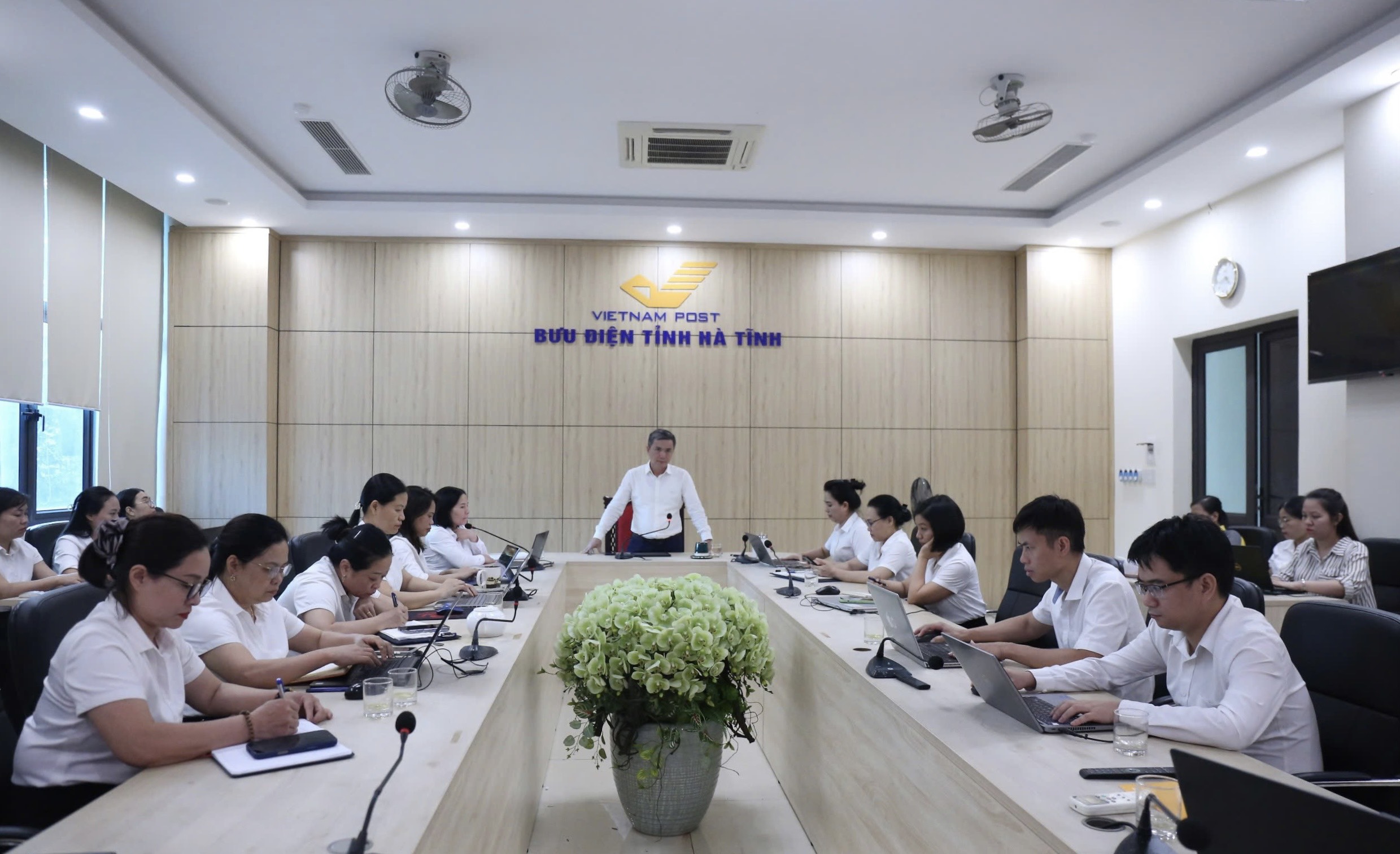 Bưu điện tỉnh Hà Tĩnh sơ kết hoạt động sản xuất kinh doanh 6 tháng đầu năm 2026