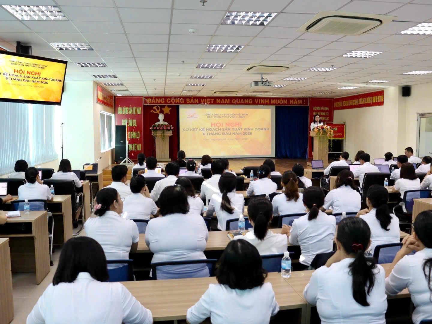 Bưu điện tỉnh Vĩnh Long sơ kết hoạt động sản xuất kinh doanh 6 tháng đầu năm 2026
