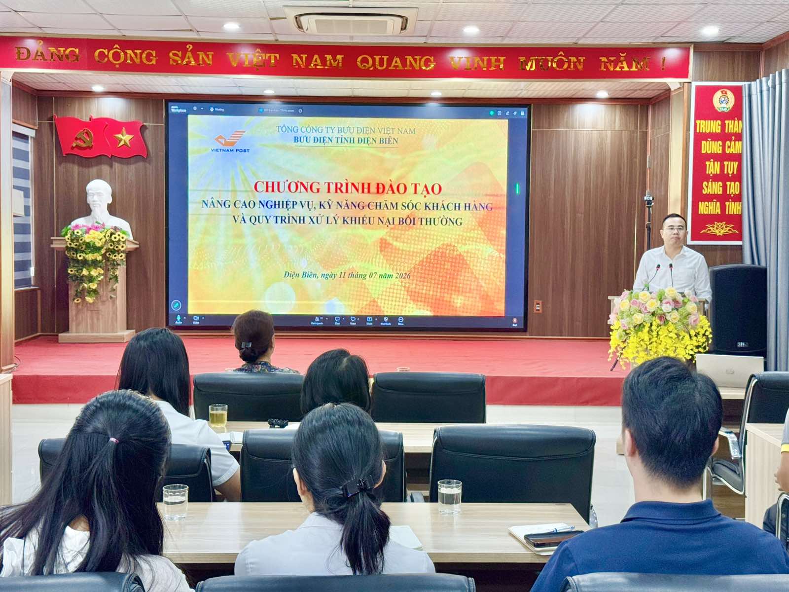 Bưu điện tỉnh Điện Biên nâng cao kỹ năng chăm sóc khách hàng và xử lý khiếu nại