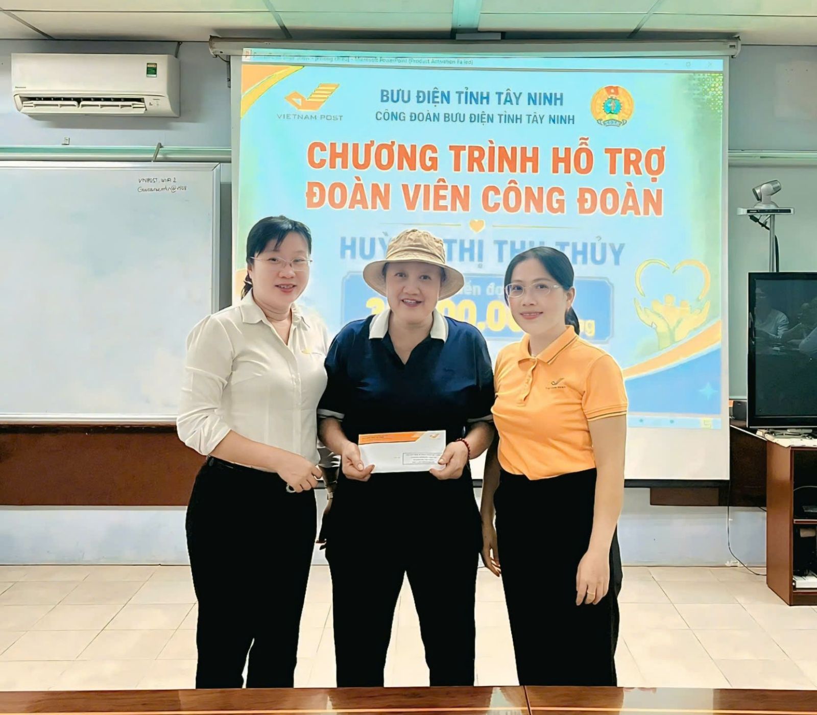 Tinh thần tương thân tương ái lan tỏa tại Bưu điện tỉnh Tây Ninh