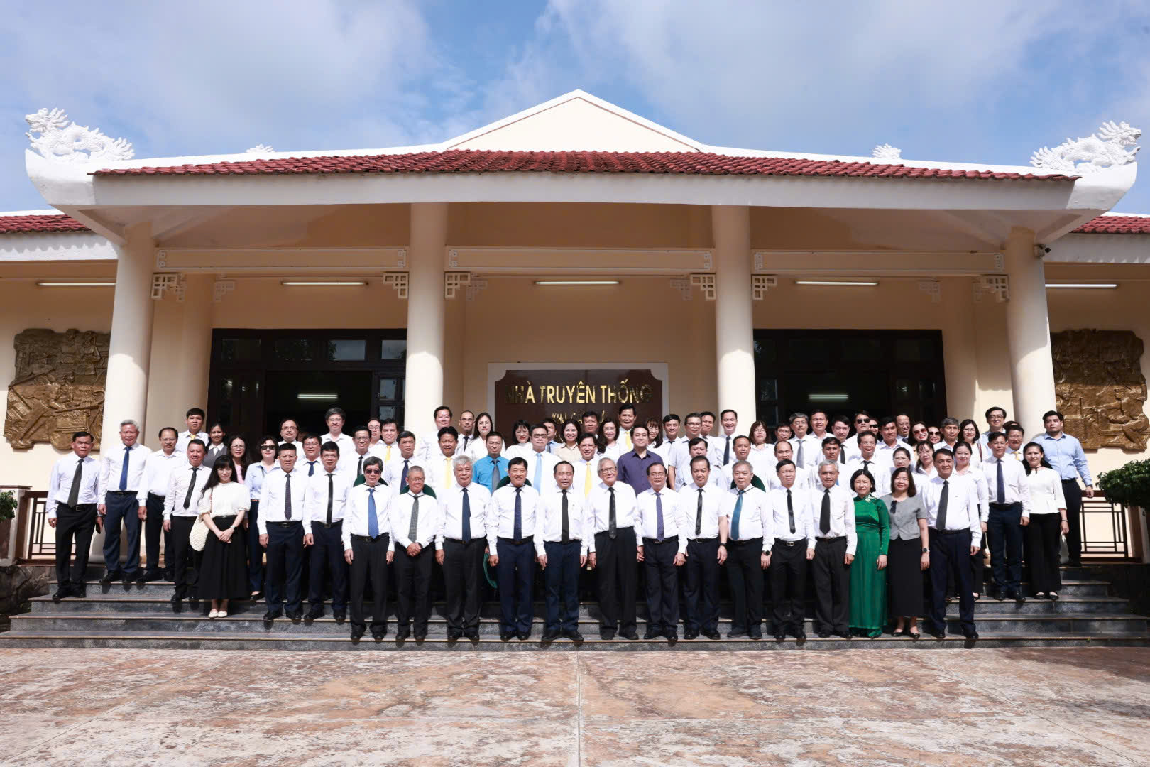 Bộ Khoa học và Công nghệ thành kính tri ân các Anh hùng liệt sĩ ngành Bưu điện tại Tây Ninh