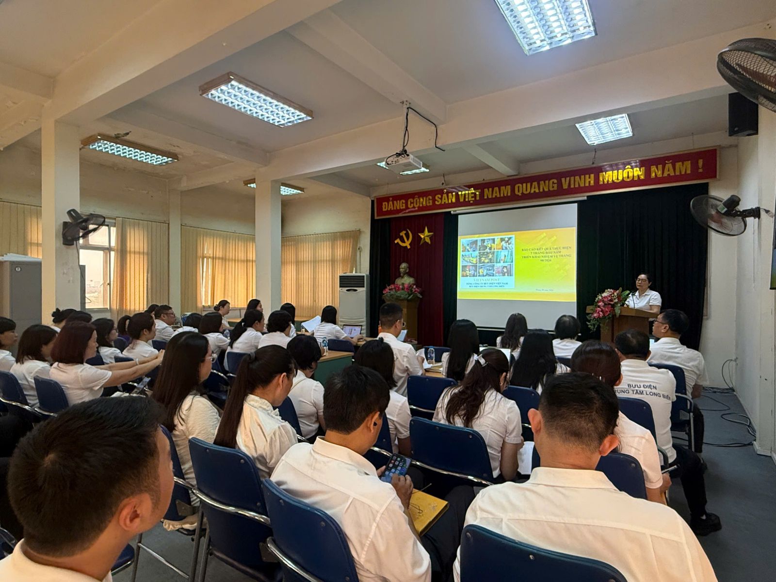 Bưu điện Trung tâm Long Biên triển khai nhiệm vụ trọng tâm tháng 8, quyết tâm hoàn thành kế hoạch năm 2026