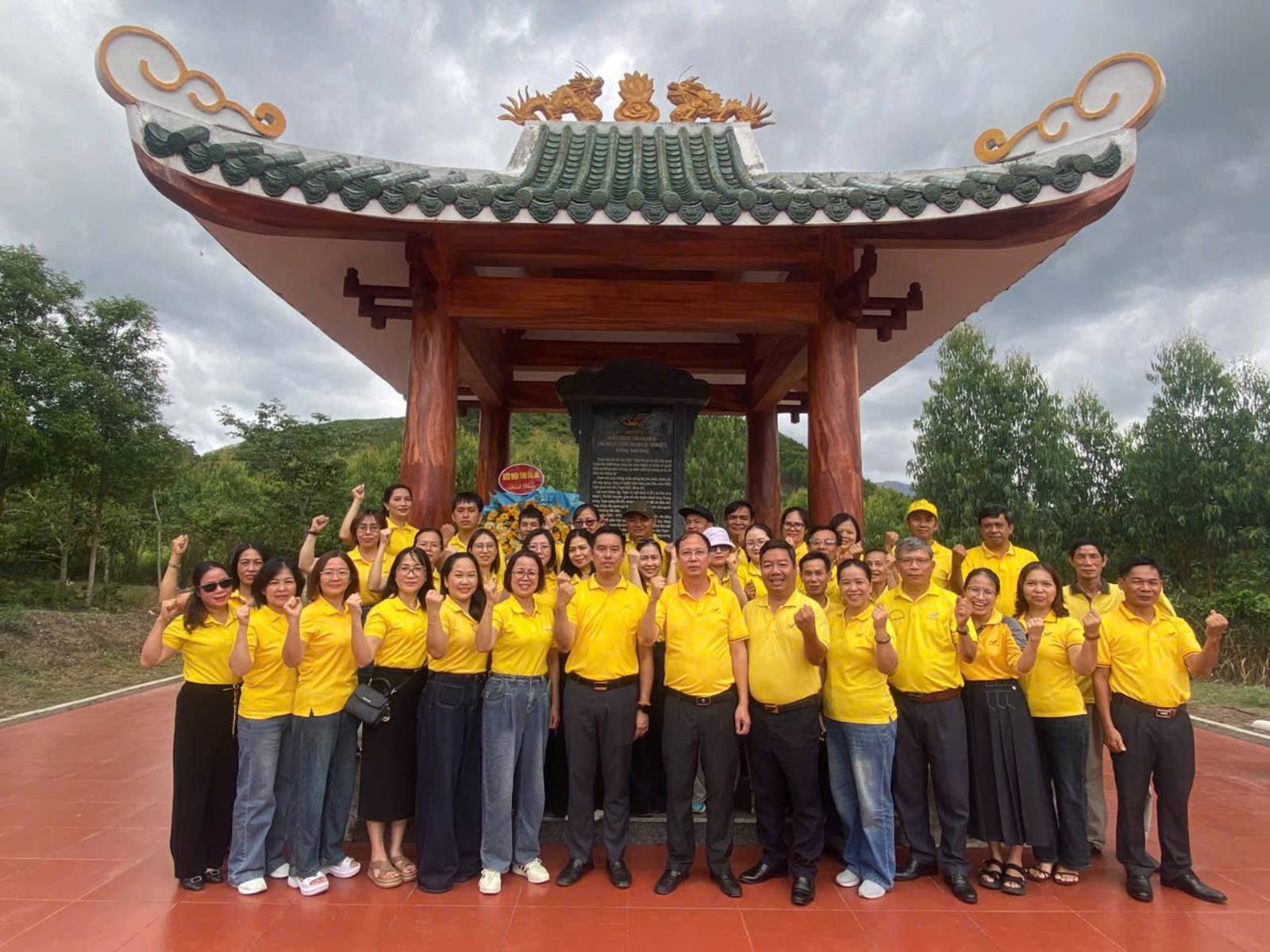 Bưu điện tỉnh Gia Lai tổ chức hành trình về nguồn, tri ân các thế hệ đi trước