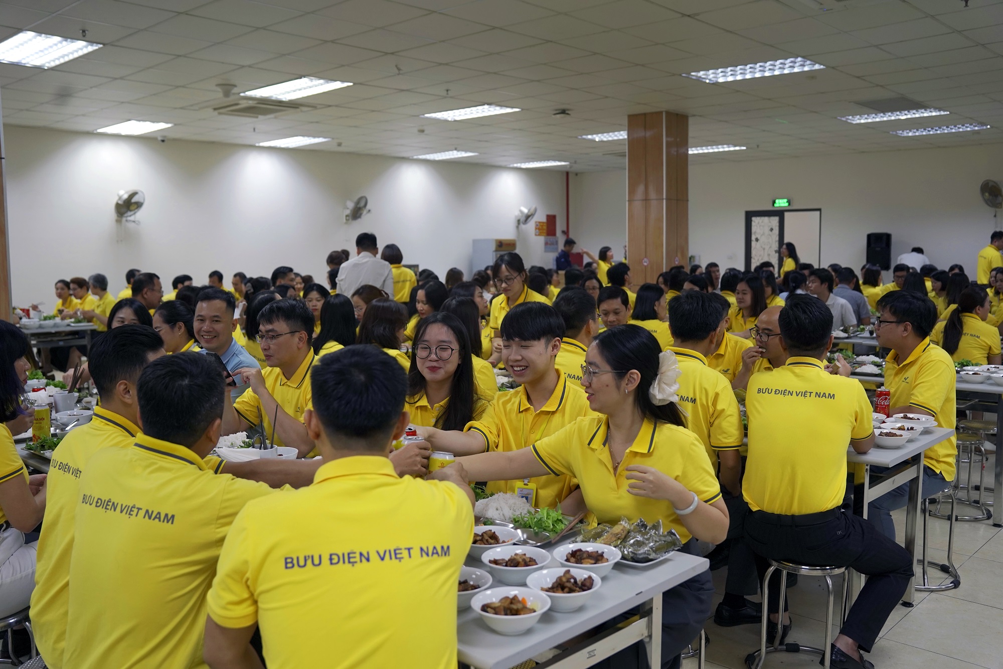 “Bữa cơm Công đoàn” – Gắn kết người lao động Bưu điện