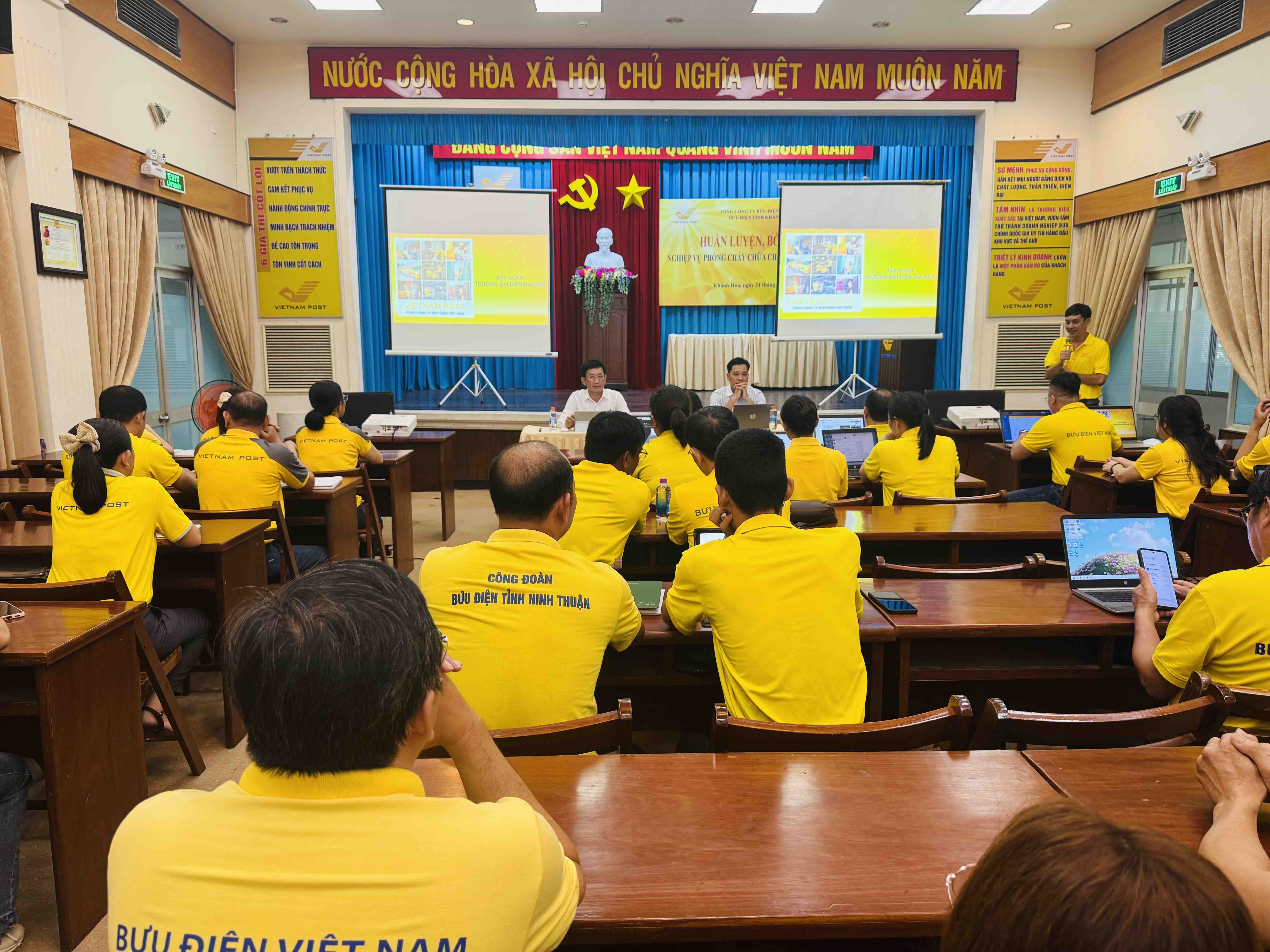 Bưu điện tỉnh Khánh Hòa đào tạo nâng cao năng lực điều hành