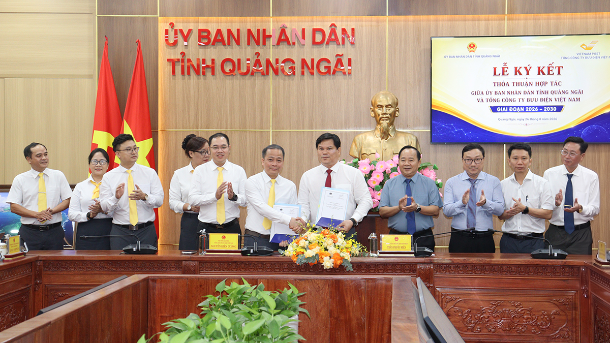 Quảng Ngãi và Vietnam Post hợp tác phát triển dịch vụ công, logistics và thương mại điện tử