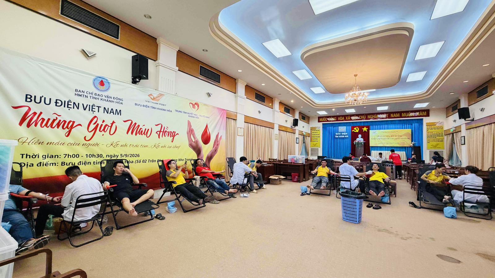 Bưu điện tỉnh Khánh Hòa lan tỏa tinh thần sẻ chia qua những giọt máu hồng