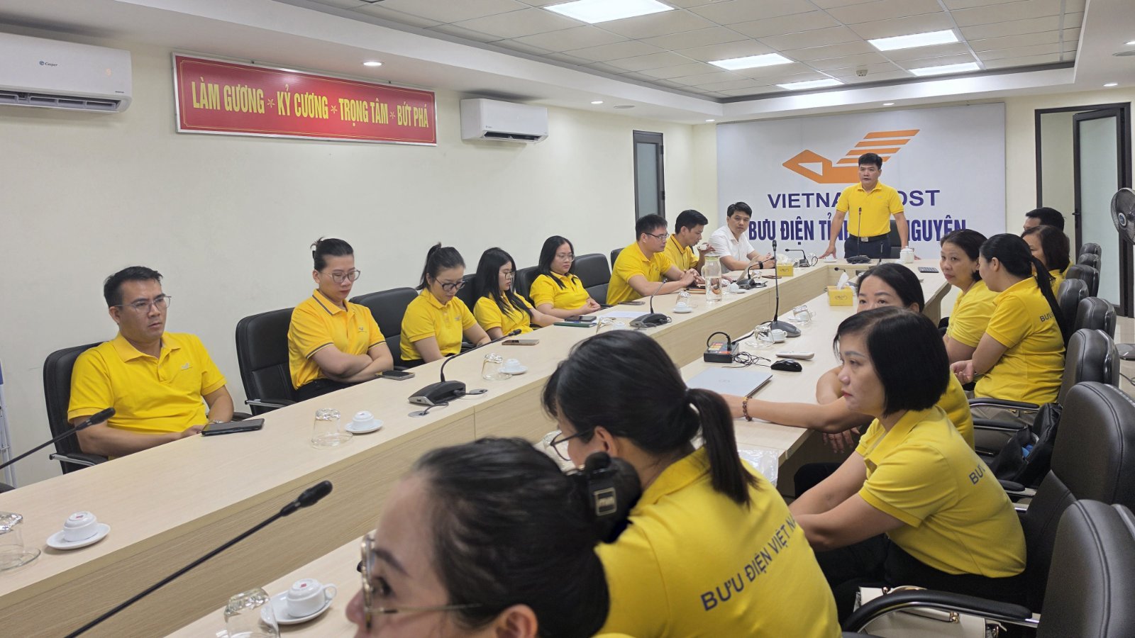 Bưu điện tỉnh Thái Nguyên ra quân “3 ngày tăng tốc – vượt mốc 500” phát triển BHXH, BHYT