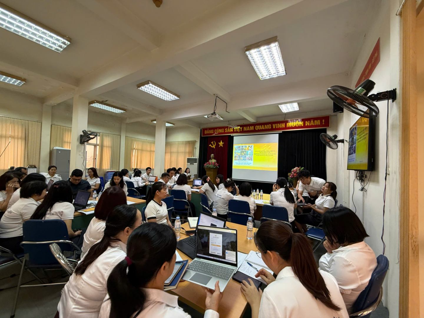 Bưu điện Trung tâm Long Biên xây dựng giải pháp kinh doanh 4 tháng cuối năm 2026
