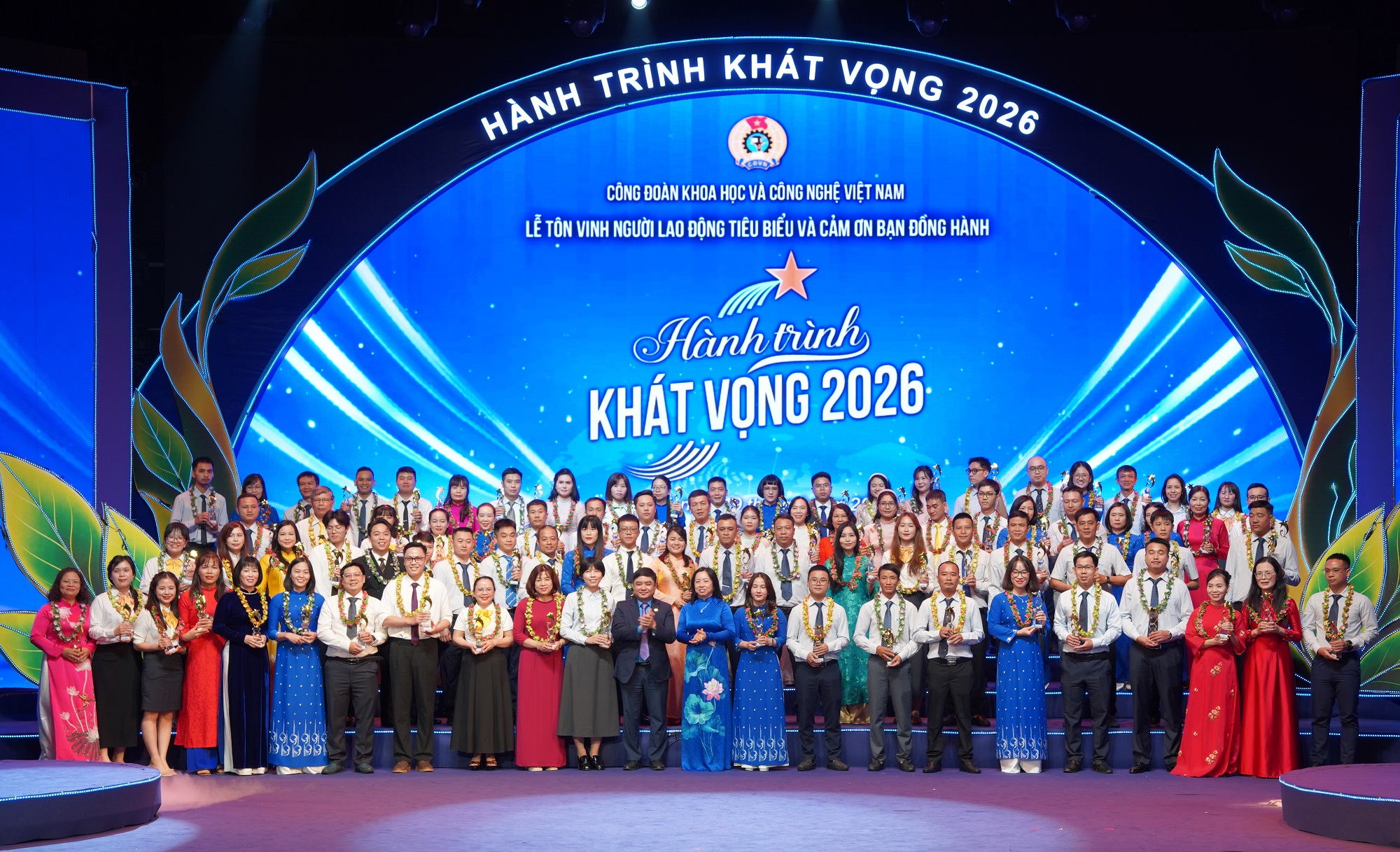 Vinh danh 39 người lao động tiêu biểu của Bưu điện Việt Nam tại “Hành trình khát vọng 2026”