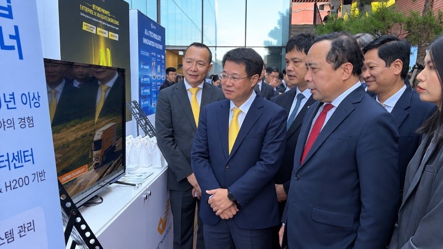 Vietnam Post thúc đẩy hợp tác công nghệ, hướng tới mạng lưới bưu chính - logistics thông minh