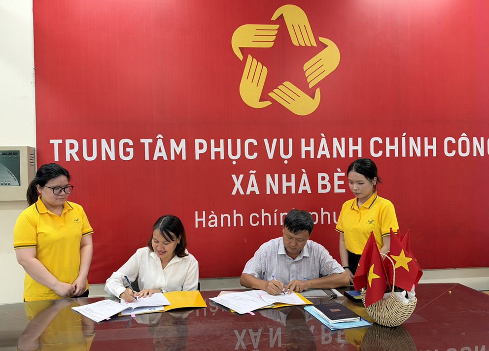 Bưu điện Trung tâm Nam Sài Gòn đồng hành cùng chính quyền, hỗ trợ người dân thực hiện dịch vụ công trực tuyến