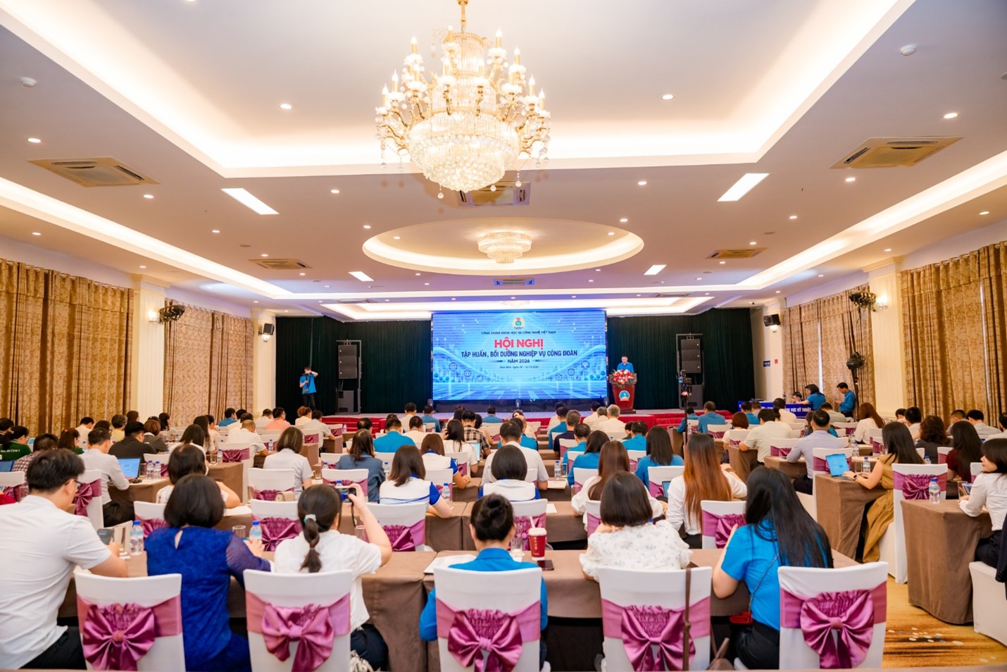 Đổi mới từ mỗi cán bộ Công đoàn – Lan tỏa giá trị nhân văn, hướng trọn về người lao động
