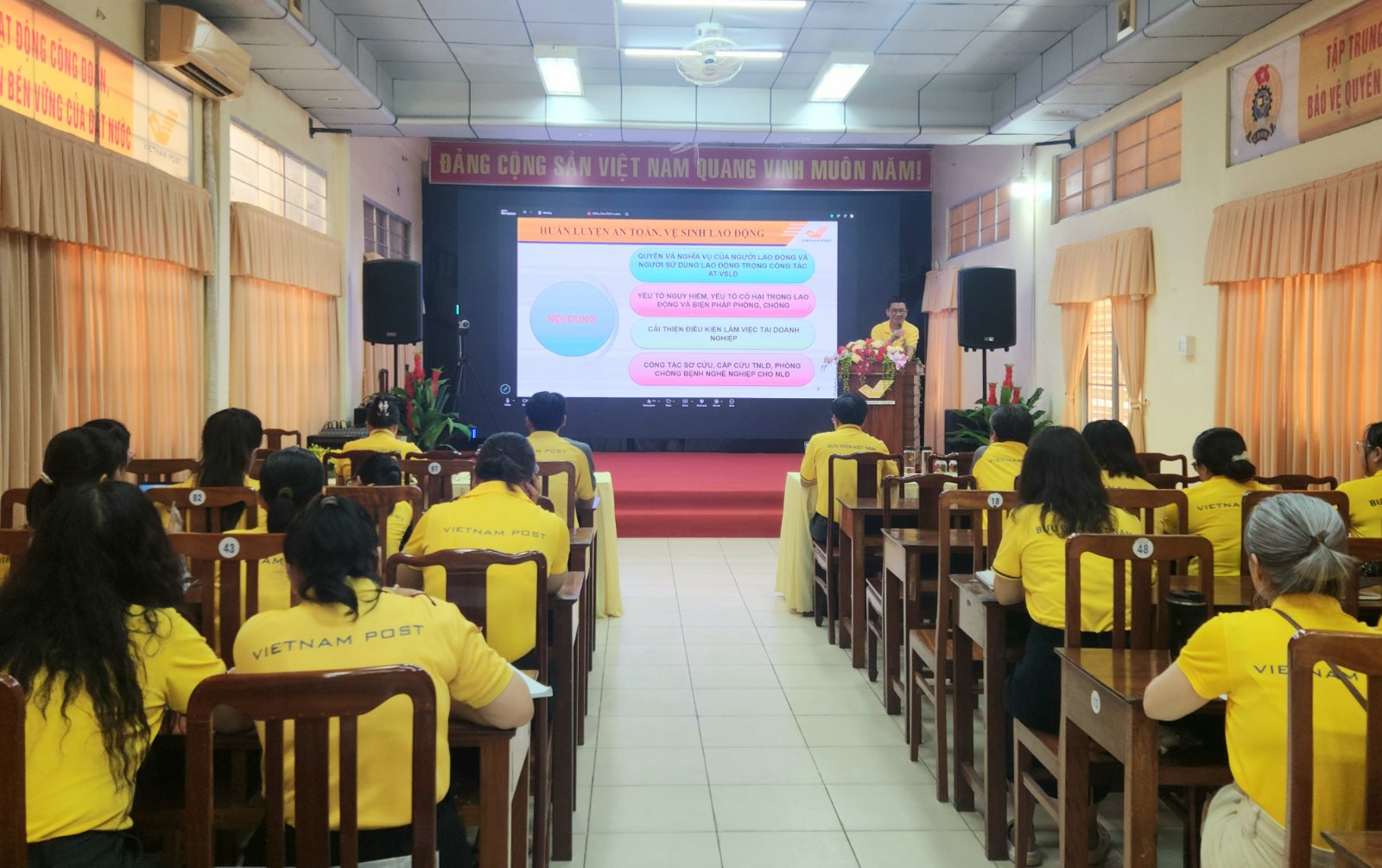 Bưu điện tỉnh Cà Mau tổ chức huấn luyện an toàn, vệ sinh lao động năm 2026