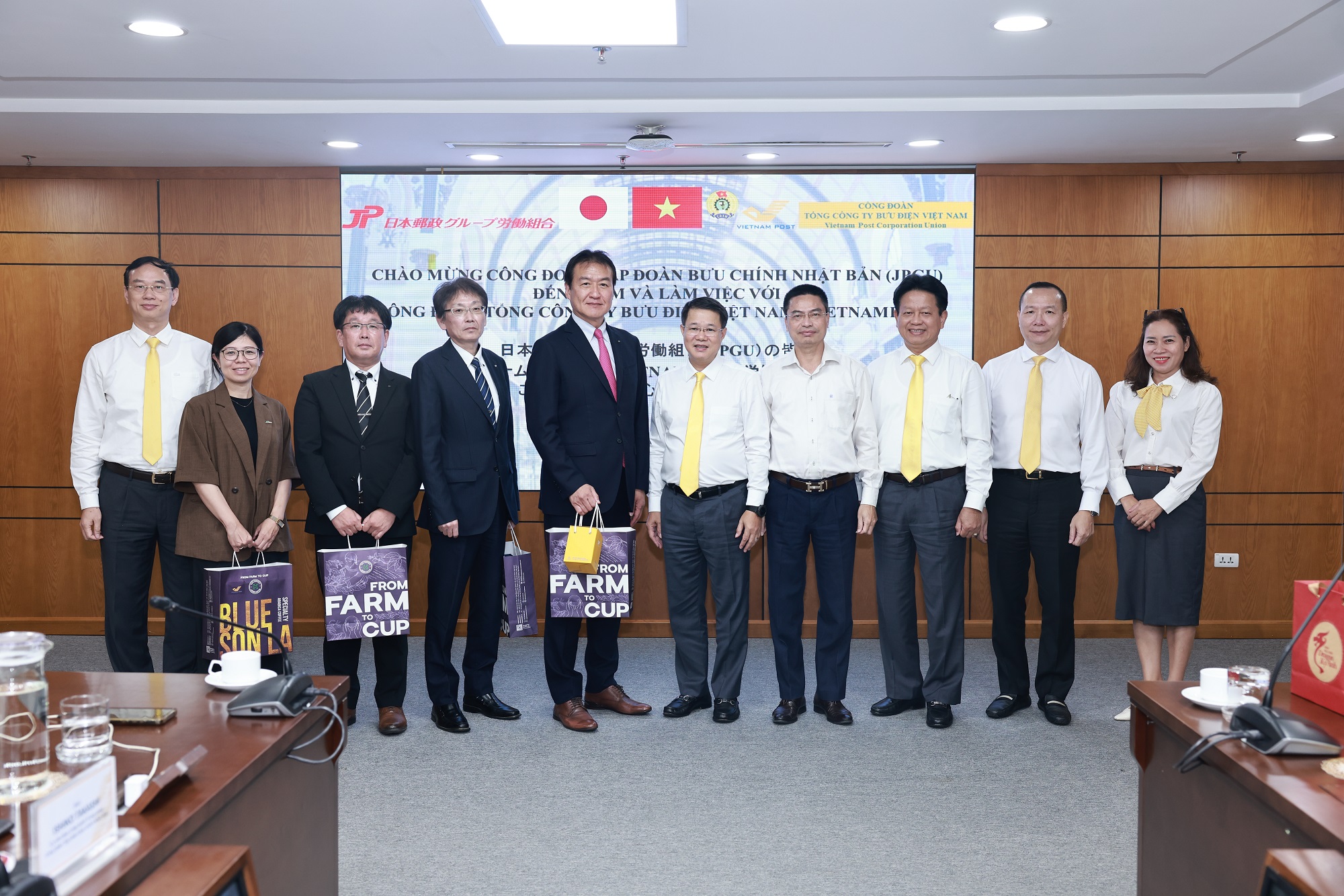 Công đoàn Bưu điện Việt Nam và Công đoàn Bưu chính Nhật Bản tăng cường trao đổi kinh nghiệm, thúc đẩy hợp tác