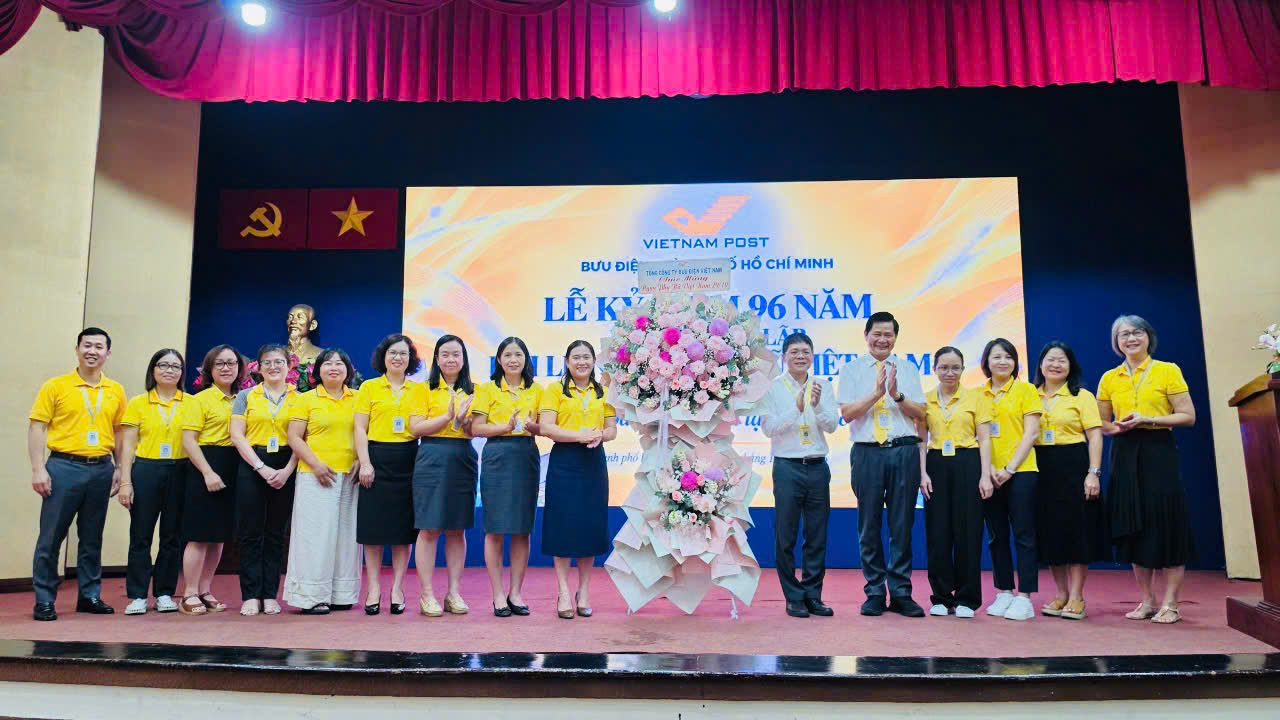Bưu điện TP. Hồ Chí Minh tôn vinh Thủ lĩnh Bưu cục vận hành giỏi, tri ân nữ cán bộ, người lao động