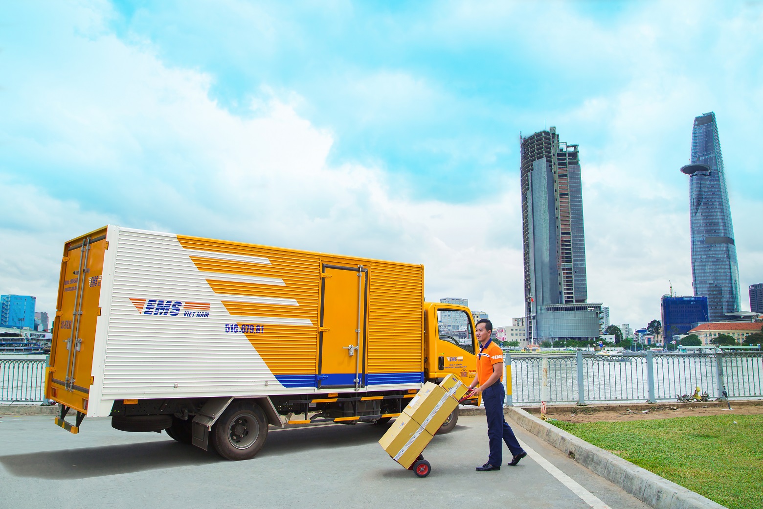 Bổ sung dịch vụ, tăng thuận tiện giao-nhận cho khách hàng