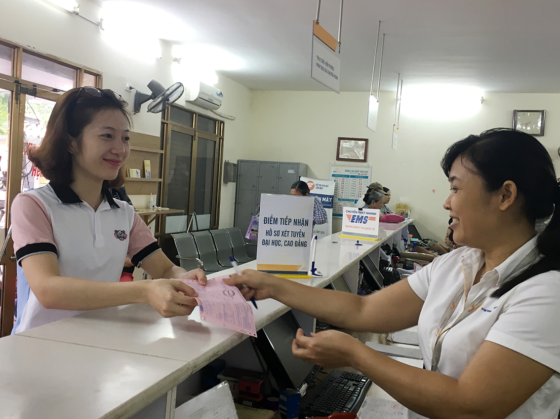 Chuyển phát hồ sơ và lệ phí xét tuyển Đại học, Cao đẳng, Trung cấp qua Bưu điện