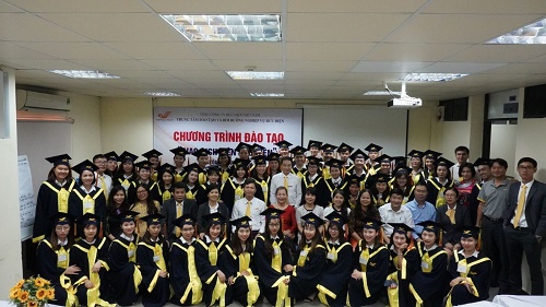 Bế giảng và trao chứng chỉ tốt nghiệp chương trình đào tạo “Giao dịch viên Bưu điện” khóa 7 năm 2019